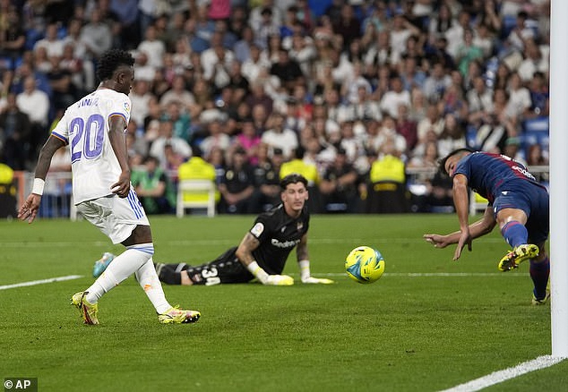 Vinicius lập hat-trick, Real Madrid thắng với tỷ số tennis - 4 Vinicius lập hat-trick, Real Madrid thắng với tỷ số tennis - 4