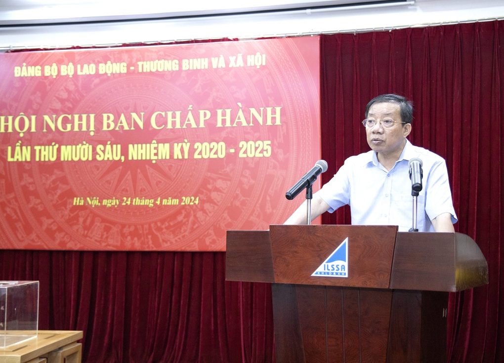 Giới thiệu bổ sung quy hoạch Phó Bí thư Đảng ủy Bộ LĐ-TBXH - 4 Giới thiệu bổ sung quy hoạch Phó Bí thư Đảng ủy Bộ LĐ-TBXH - 4