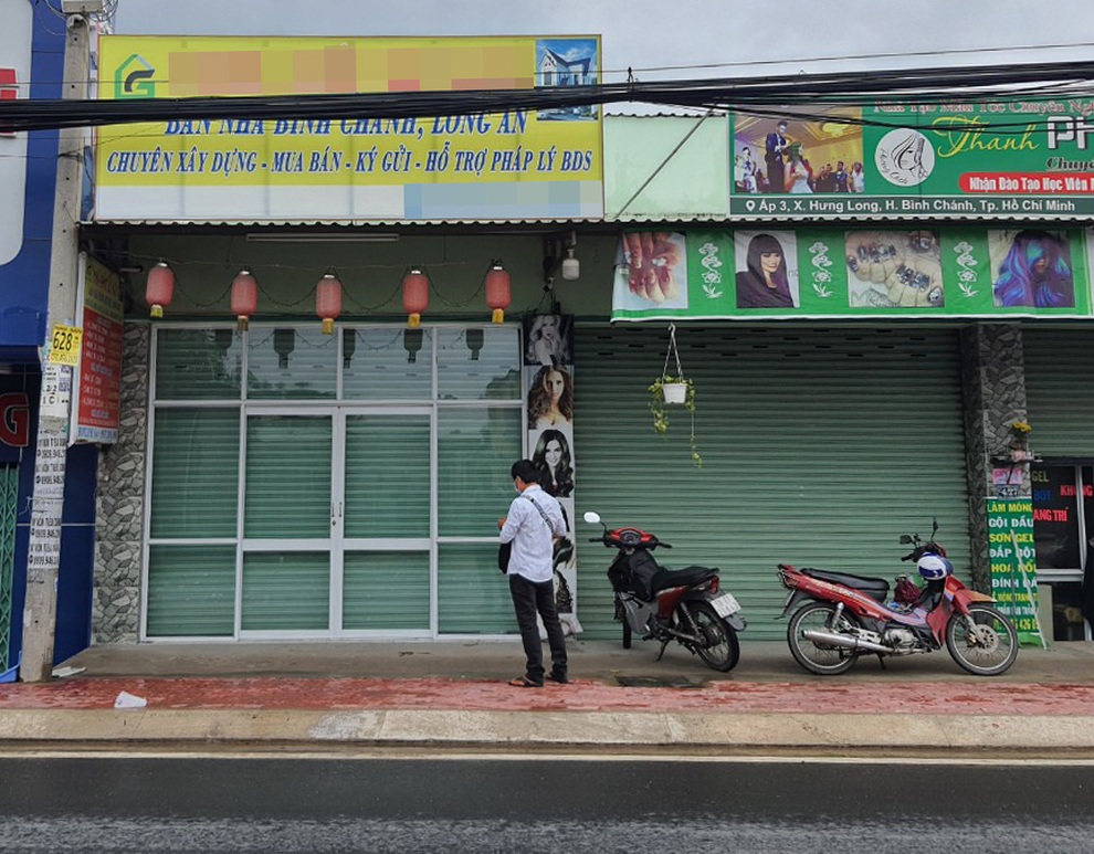 TPHCM: Kẻ gian buộc cửa, nhốt cô gái trong nhà để trộm xe máy - 2 TPHCM: Kẻ gian buộc cửa, nhốt cô gái trong nhà để trộm xe máy - 2