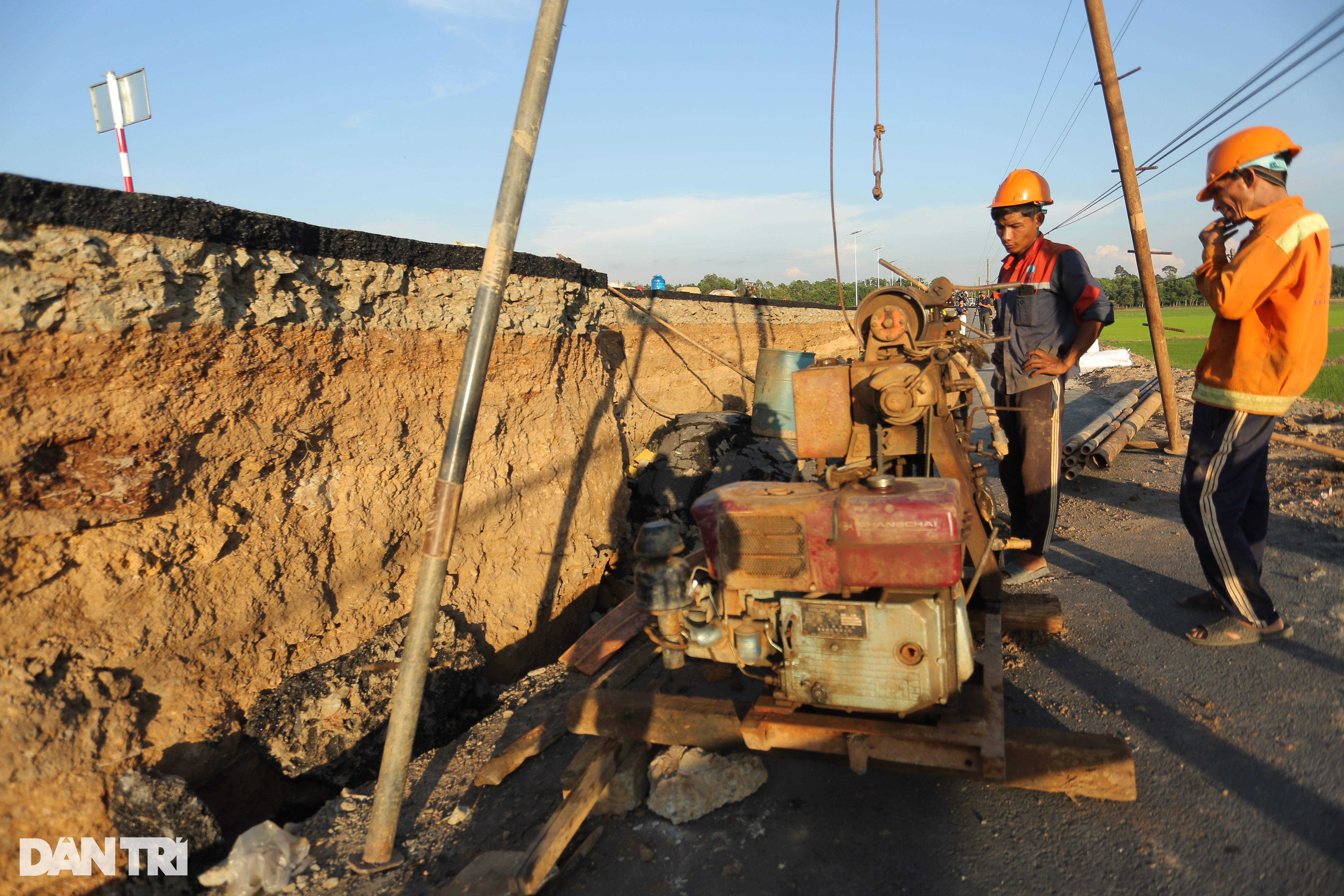Nạn nhân vụ sụt lún ở Tây Ninh: Kêu cứu thật lớn vì sợ bị chôn sống - 4 Nạn nhân vụ sụt lún ở Tây Ninh: Kêu cứu thật lớn vì sợ bị chôn sống - 4