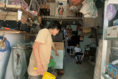 Người dân đường Sinco kêu khổ vì nước ngập cả tuần