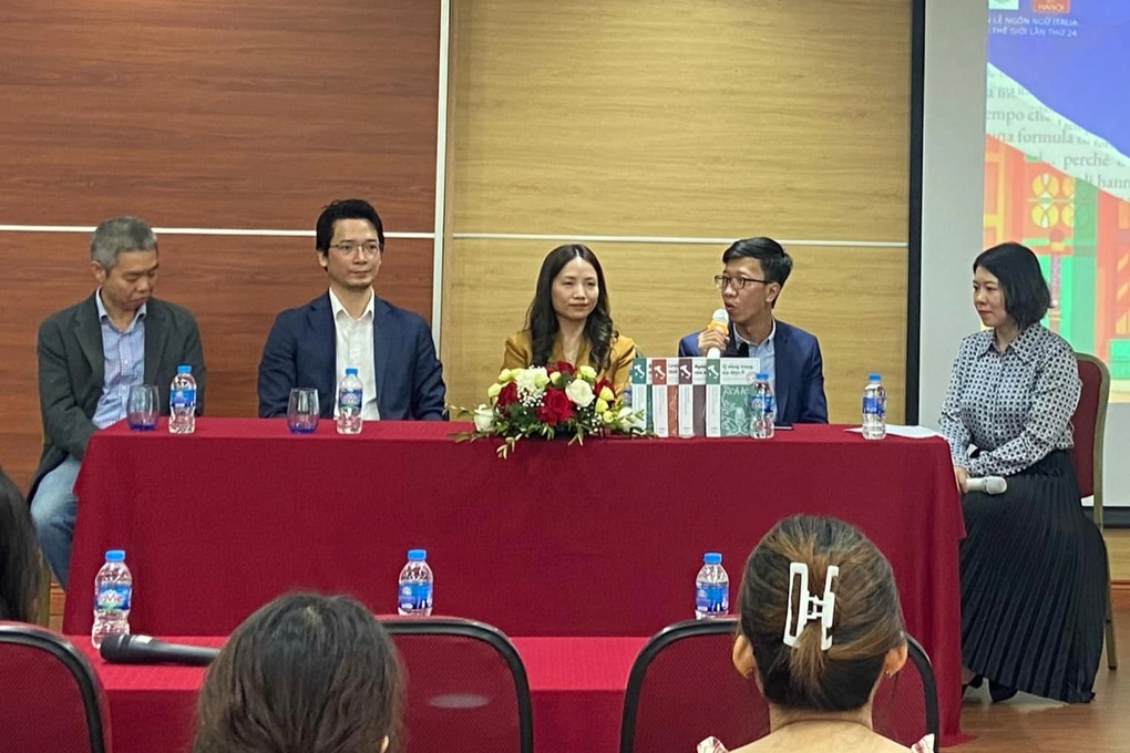 Ra mắt tủ sách giúp độc giả hiểu hơn về văn hóa Ý - 1 Ra mắt tủ sách giúp độc giả hiểu hơn về văn hóa Ý - 1