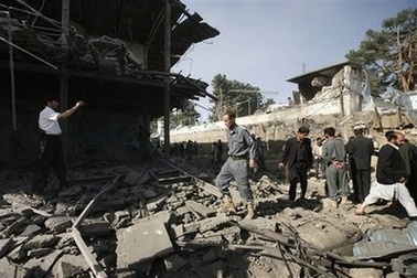 Đánh bom gần Sứ quán Ấn Độ ở Kabul, gần 100 người thương vong