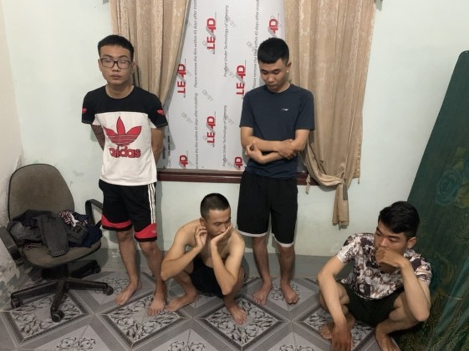 Triệt phá 4 tụ điểm chuyên cho vay nặng lãi - 2 Triệt phá 4 tụ điểm chuyên cho vay nặng lãi - 2