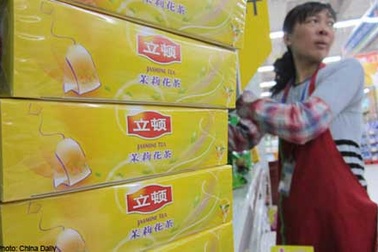 Trung Quốc: Tìm thấy thuốc trừ sâu cấm trong trà Lipton 
