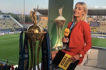 Cô vợ phóng viên nổi tiếng và xinh đẹp của cầu thủ Ukraine