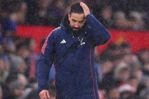 HLV Ruben Amorim xấu hổ vì Man Utd