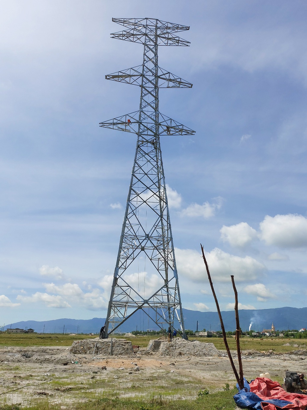 EVN hoàn thành dự án đường dây 500kV mạch 3 trong tháng 7 - 4 EVN hoàn thành dự án đường dây 500kV mạch 3 trong tháng 7 - 4
