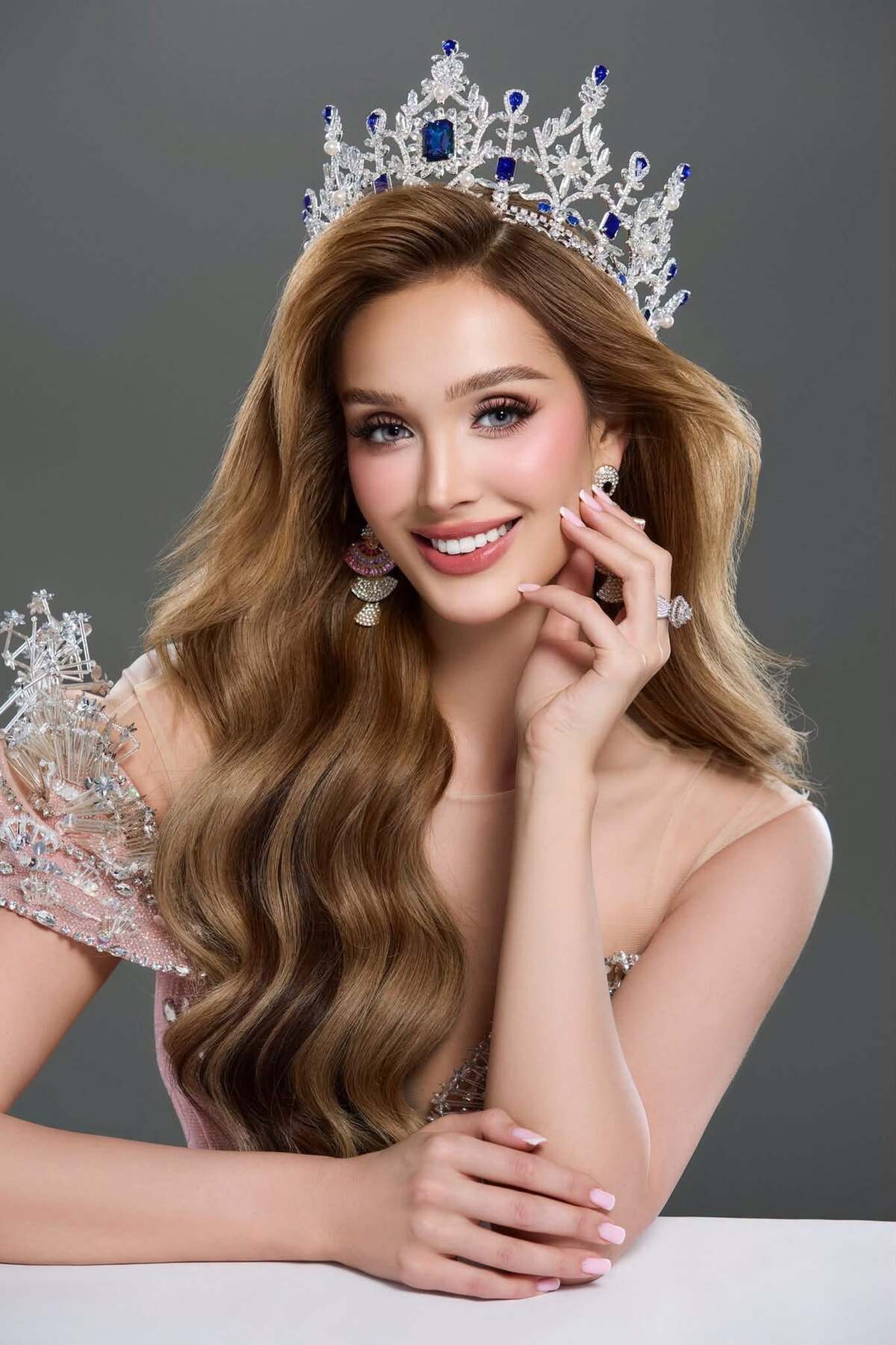 “Búp bê” Cộng hòa Séc - đối thủ đáng gờm của Bảo Ngọc tại Miss World - 10 “Búp bê” Cộng hòa Séc - đối thủ đáng gờm của Bảo Ngọc tại Miss World - 10