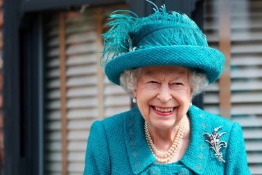 Phương châm sống "không kêu ca, không giải thích" của Nữ hoàng Anh