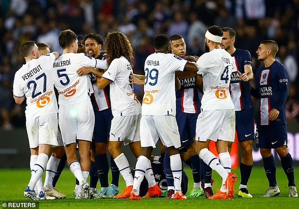 Mbappe xóa tan tin đồn mâu thuẫn, kiến tạo để Neymar ghi bàn hạ Marseille - 5 Mbappe xóa tan tin đồn mâu thuẫn, kiến tạo để Neymar ghi bàn hạ Marseille - 5