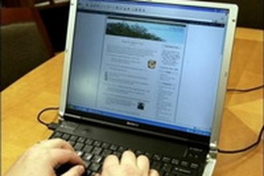 Đứt cáp quang quốc tế, người dùng Internet FPT bị cô lập 