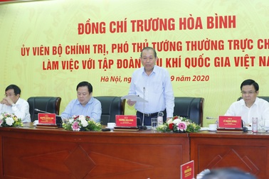 Phó Thủ tướng Thường trực Trương Hòa Bình làm việc với Tập đoàn Dầu khí