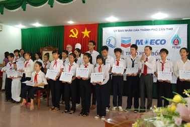 200 suất học bổng cho học sinh nghèo Cần Thơ
