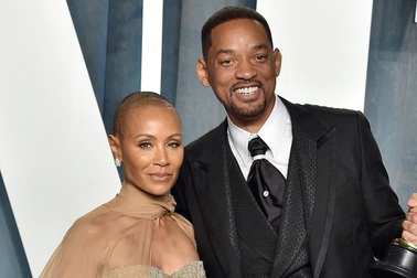 Jada Pinkett Smith lộ diện sau cái tát nổi tiếng của chồng