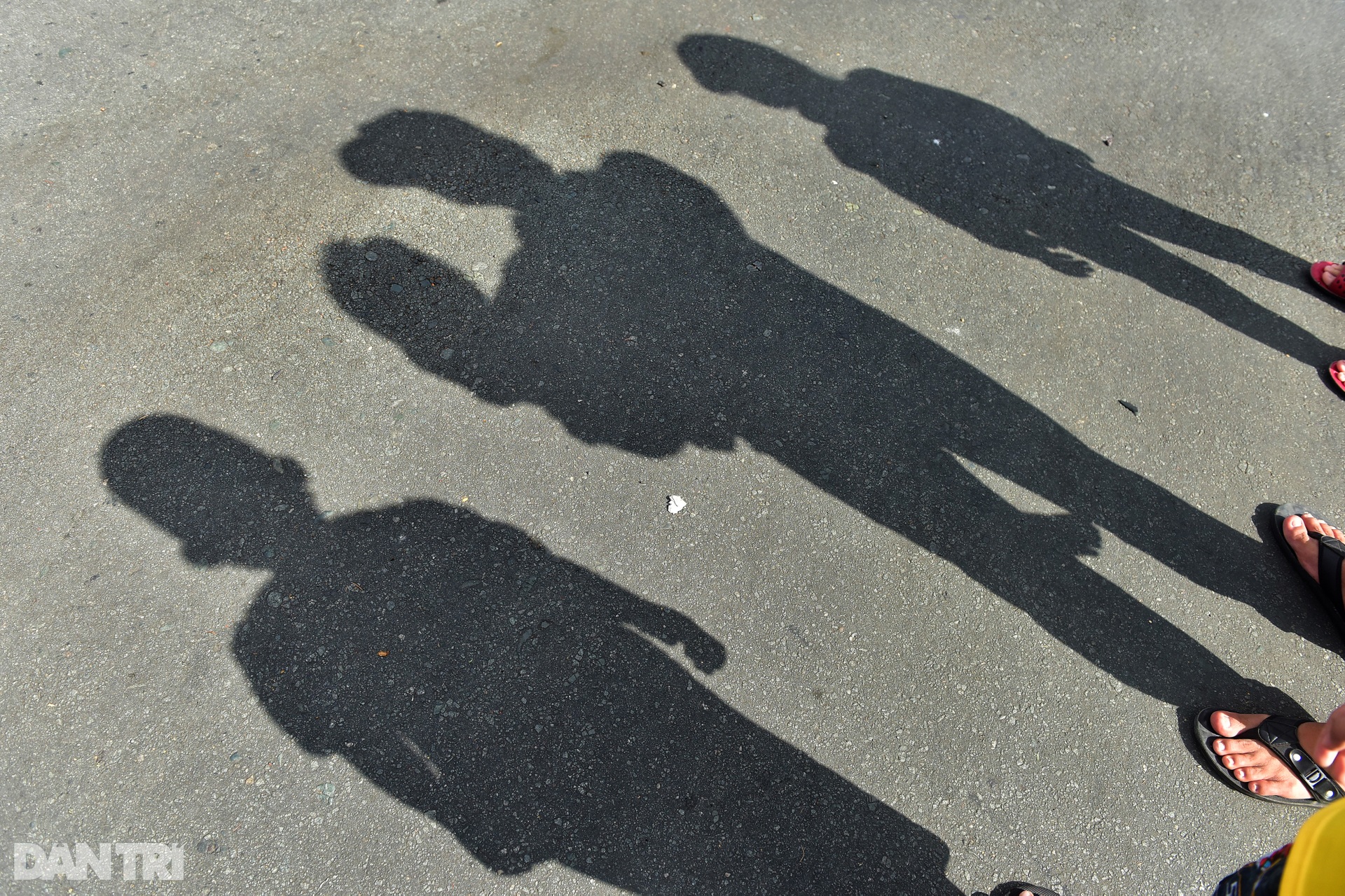 Bố thất nghiệp dẫn 3 con nhỏ lên chuyến xe miễn phí từ TPHCM về Kiên Giang - 3 Bố thất nghiệp dẫn 3 con nhỏ lên chuyến xe miễn phí từ TPHCM về Kiên Giang - 3