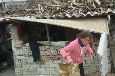 Chuyện gia đình nghèo nhất thị trấn 