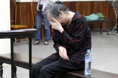 Án chung thân cho nguyên Phó hiệu trưởng sát hại osin của con gái