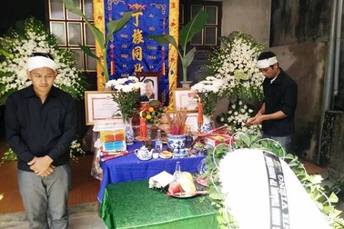 Phóng viên bị lũ cuốn: Cứ hy vọng một phép màu, giờ chỉ còn hư vô!