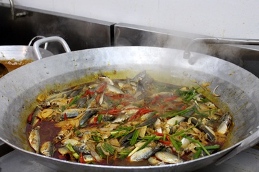 Người Đà thành kho cá, làm bánh tét "tiếp sức" TPHCM chống dịch