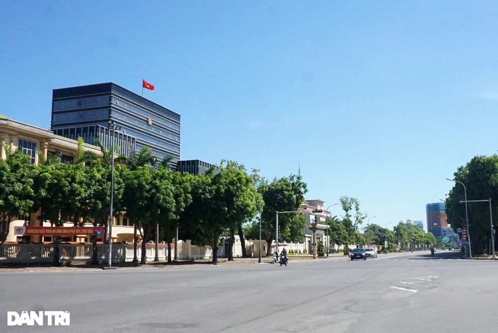 Hàng quán ở TP Vinh hoạt động như thế nào sau khi dừng Chỉ thị 15? - 1 Hàng quán ở TP Vinh hoạt động như thế nào sau khi dừng Chỉ thị 15? - 1