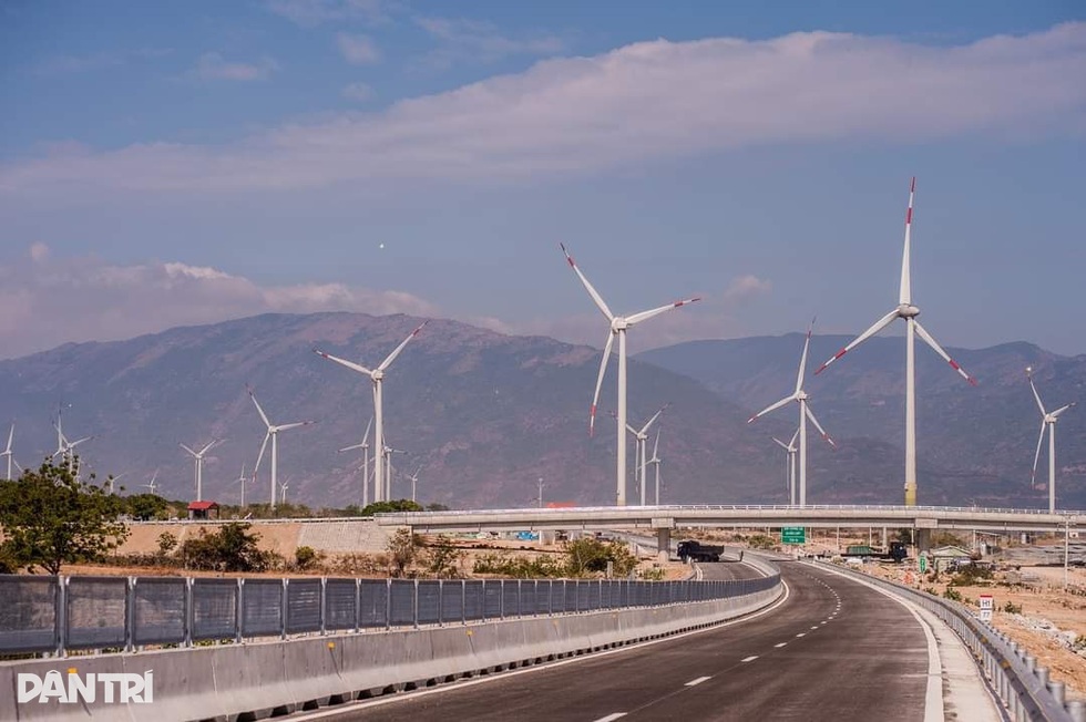 Thông tuyến cao tốc Hà Nội - Vinh, TPHCM - Nha Trang dịp 30/4 - 7 Thông tuyến cao tốc Hà Nội - Vinh, TPHCM - Nha Trang dịp 30/4 - 7