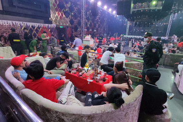 Phát hiện 139 người "phê" ma túy trong quán bar Paradise