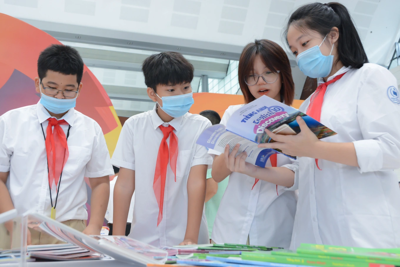 "Nhà trường được chọn sách giáo khoa sẽ giảm tình trạng bắt tay "đi đêm""