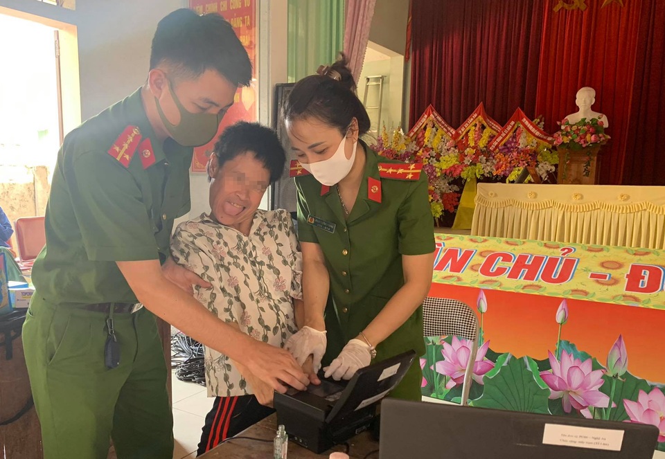Xúc động bức thư viết cho con trong mùa chiến dịch của nữ đại úy công an - 4 Xúc động bức thư viết cho con trong mùa chiến dịch của nữ đại úy công an - 4