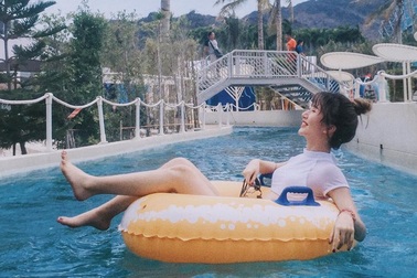 Hot girl Quỳnh Anh Shyn là "trùm" ảnh check-in?