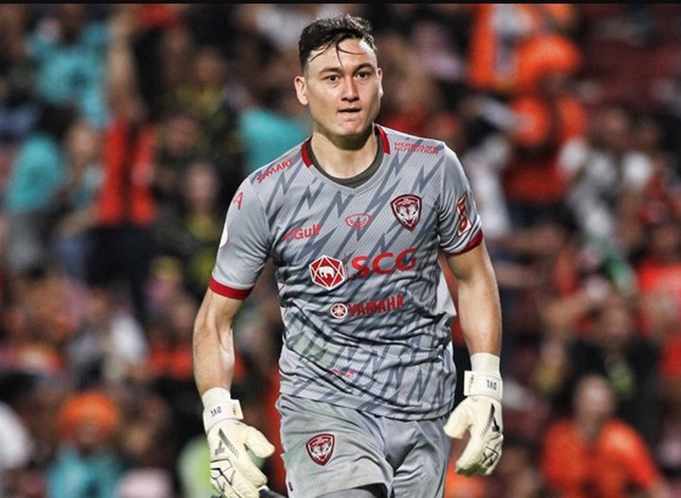 Mất 2 ngôi sao, Muangthong United bất ngờ thay đổi thái độ với Văn Lâm - 1 Mất 2 ngôi sao, Muangthong United bất ngờ thay đổi thái độ với Văn Lâm - 1