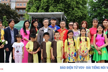 Văn hóa Việt Nam tỏa sáng tại Lễ hội văn hóa dân gian các dân tộc Séc