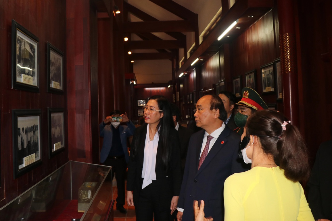 Chủ tịch nước Nguyễn Xuân Phúc thăm, làm việc tại Quảng Ngãi - 1 Chủ tịch nước Nguyễn Xuân Phúc thăm, làm việc tại Quảng Ngãi - 1