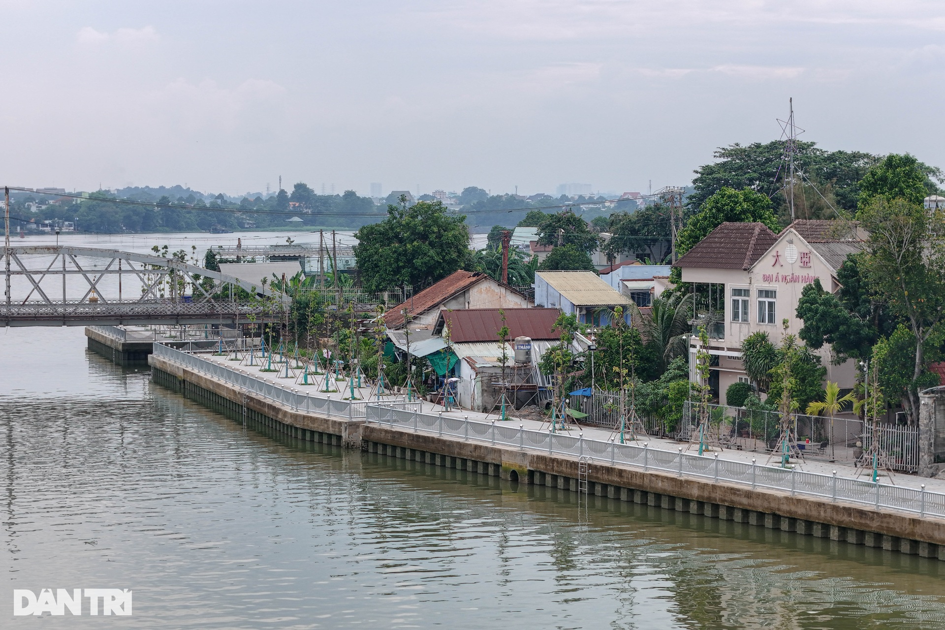 Hiện trạng các dự án kè ven sông Đồng Nai qua trung tâm TP Biên Hoà - 4 Hiện trạng các dự án kè ven sông Đồng Nai qua trung tâm TP Biên Hoà - 4