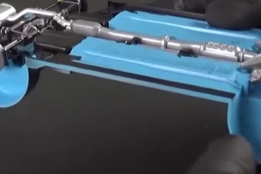 Mãn nhãn với quá trình lắp ráp mô hình ô tô chi tiết như thật