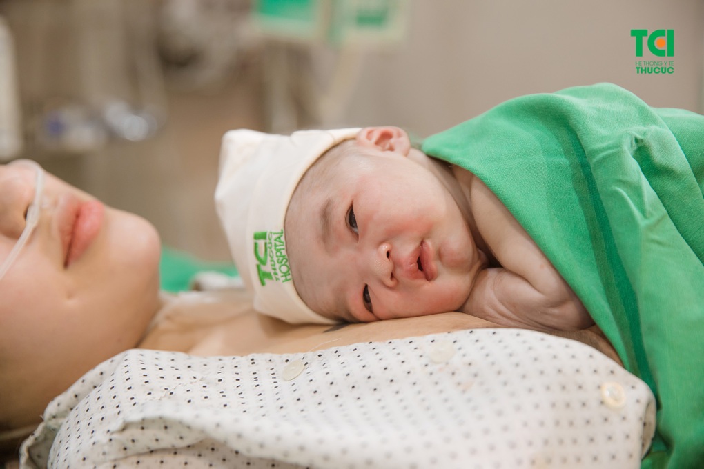 Vợ chồng diễn viên Anh Tuấn hạnh phúc đón con trai đầu lòng - 4 Vợ chồng diễn viên Anh Tuấn hạnh phúc đón con trai đầu lòng - 4