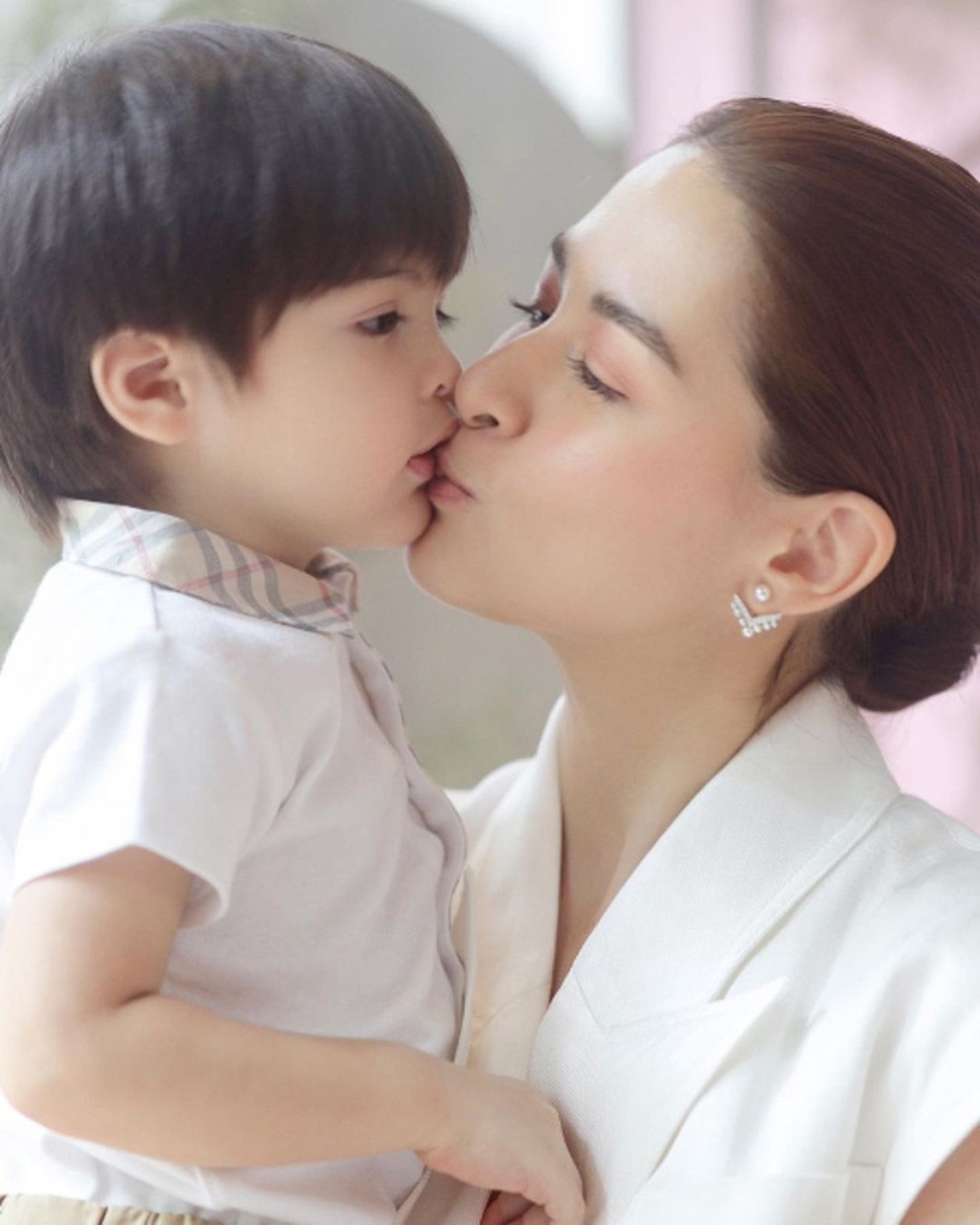 Mê mẩn góc mặt cực phẩm của mỹ nhân đẹp nhất Philippines - 9 Mê mẩn góc mặt cực phẩm của mỹ nhân đẹp nhất Philippines - 9