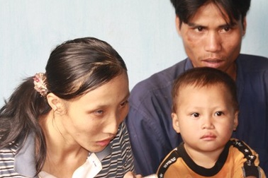 Đôi vợ chồng khuyết tật thèm nghe con trẻ bi bô (Mã số 58)