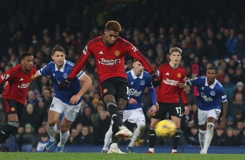 Roy Keane khuyên HLV Ten Hag nên thấy xấu hổ dù Man Utd thắng đậm Everton - 3 Roy Keane khuyên HLV Ten Hag nên thấy xấu hổ dù Man Utd thắng đậm Everton - 3