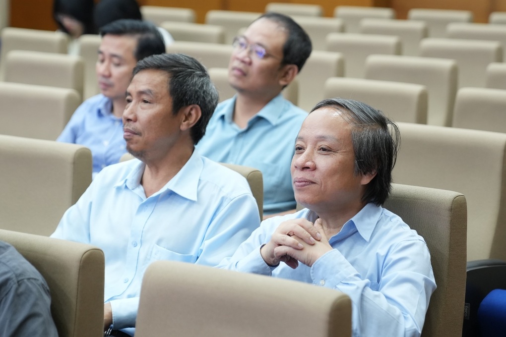 Việt Nam trình diễn kỹ thuật mổ tai phức tạp tại hội nghị quốc tế - 3 Việt Nam trình diễn kỹ thuật mổ tai phức tạp tại hội nghị quốc tế - 3