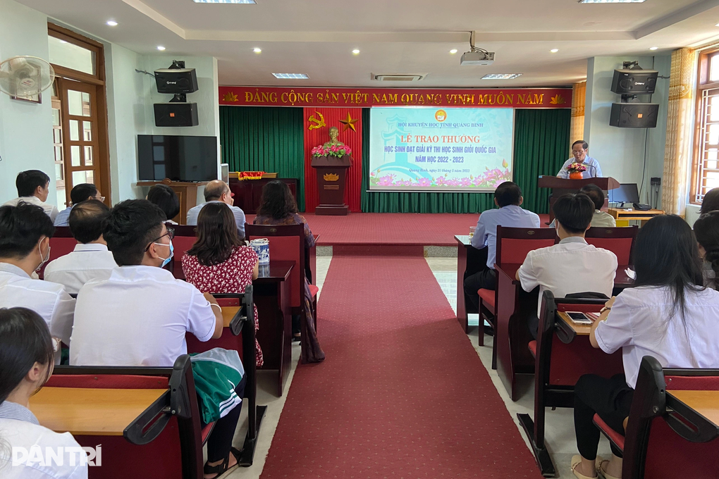 Khen thưởng học sinh giỏi quốc gia - 1 Khen thưởng học sinh giỏi quốc gia - 1