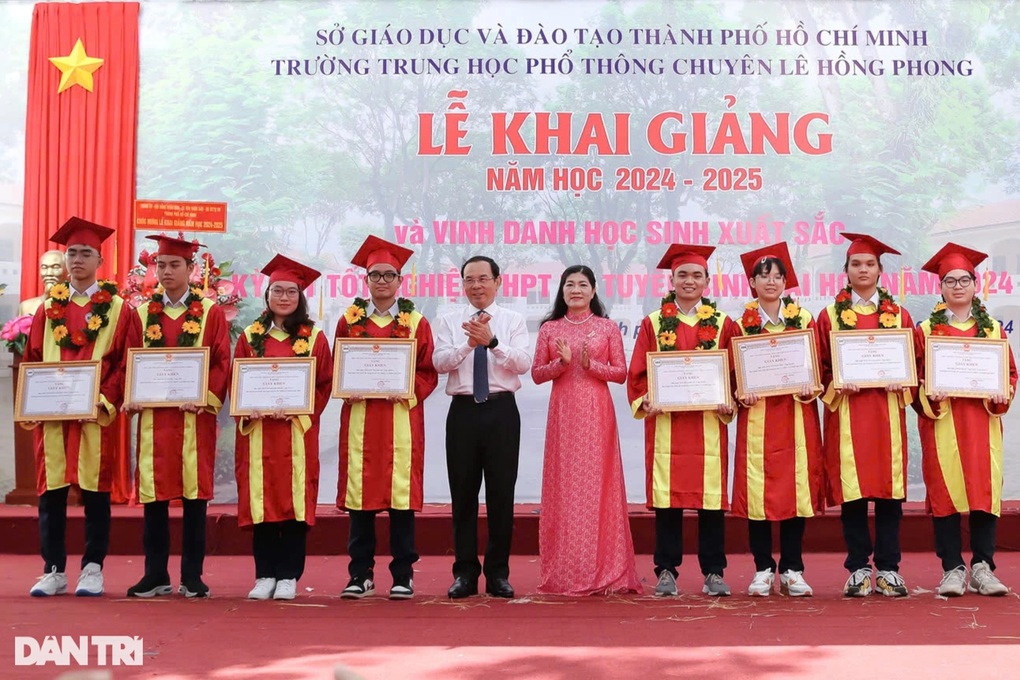 23 triệu học sinh cả nước chính thức bước vào năm học đặc biệt - 5 23 triệu học sinh cả nước chính thức bước vào năm học đặc biệt - 5