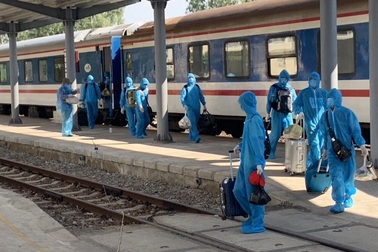 Lập riêng tàu hỏa đưa 150 chuyên gia từ Trung Quốc tới Quảng Ngãi