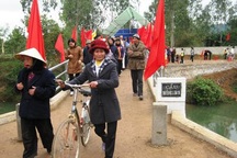 Những cây cầu “nối đôi bờ vui” mang tên Dân trí