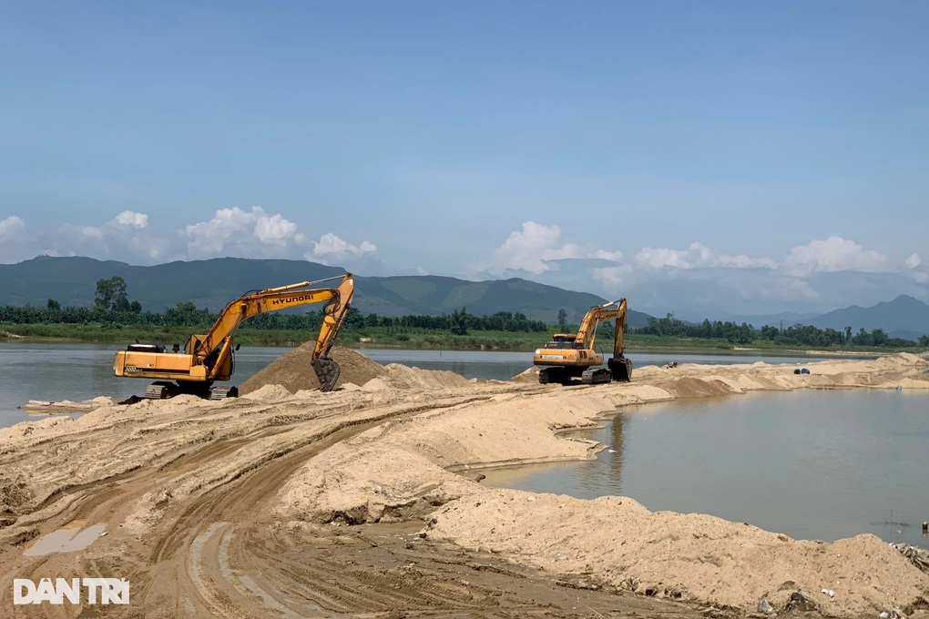Nhiều doanh nghiệp trả mỏ cát đã trúng đấu giá - 1 Nhiều doanh nghiệp trả mỏ cát đã trúng đấu giá - 1