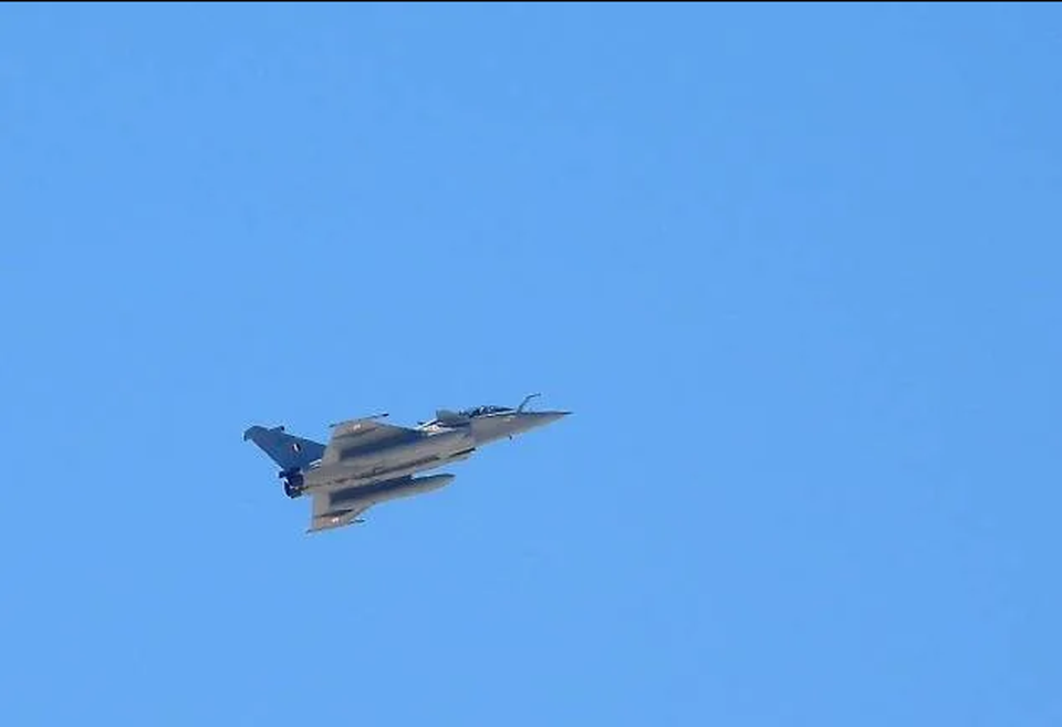 Ấn Độ đưa máy bay chiến đấu thử nghiệm tại biên giới Trung Quốc - 1 Ấn Độ đưa máy bay chiến đấu thử nghiệm tại biên giới Trung Quốc - 1