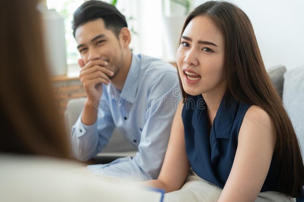 Ngỡ ngàng khi nhận ra bị bạn bè khen đểu - 1 Ngỡ ngàng khi nhận ra bị bạn bè khen đểu - 1