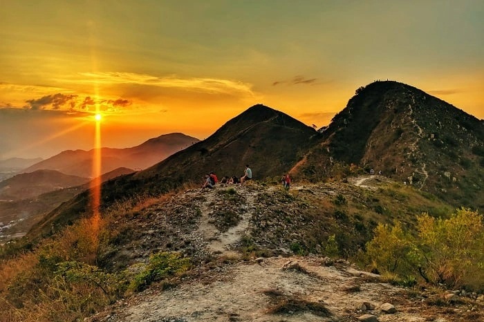 Two tourists lost their way and got stuck on Fairy Mountain - 2 Hai du khách lạc đường, mắc kẹt trên núi Cô Tiên - 2