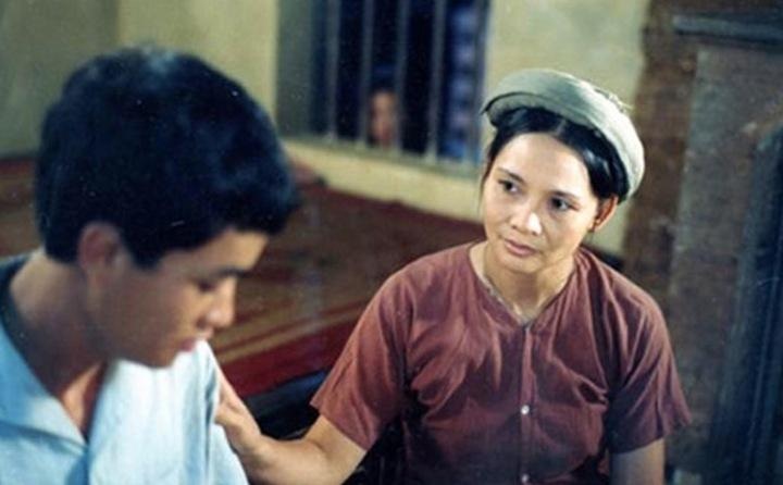 Mỹ nhân Bến không chồng: Người đóng bom tấn Mưa đỏ, người U70 một mình - 3