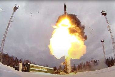 Quan chức Nga kêu gọi đưa vũ khí hạt nhân đến gần Mỹ